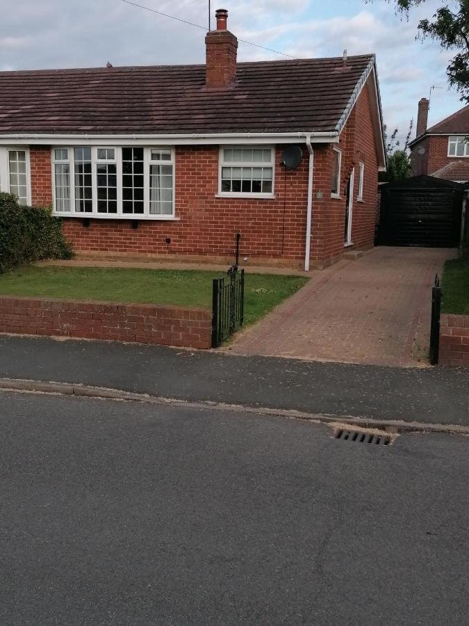 Spring Gardens Holiday Bungalow Cayton Exteriör bild